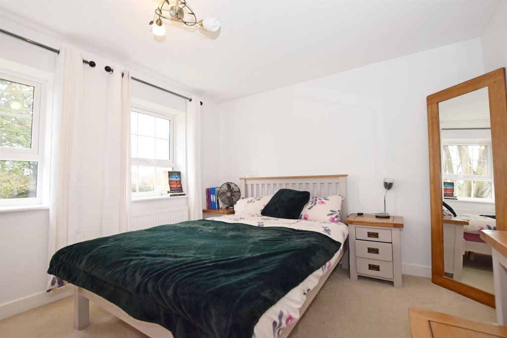 Additional image 13 of 5 bed detached house to rent7 Wellers Close, Felpham, Bognor Regis, West Sussex PO22