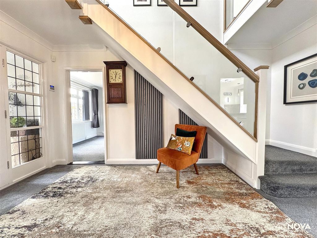 Additional image 14 of 4 bed detached house to rentOld Bedford Road, Luton LU2