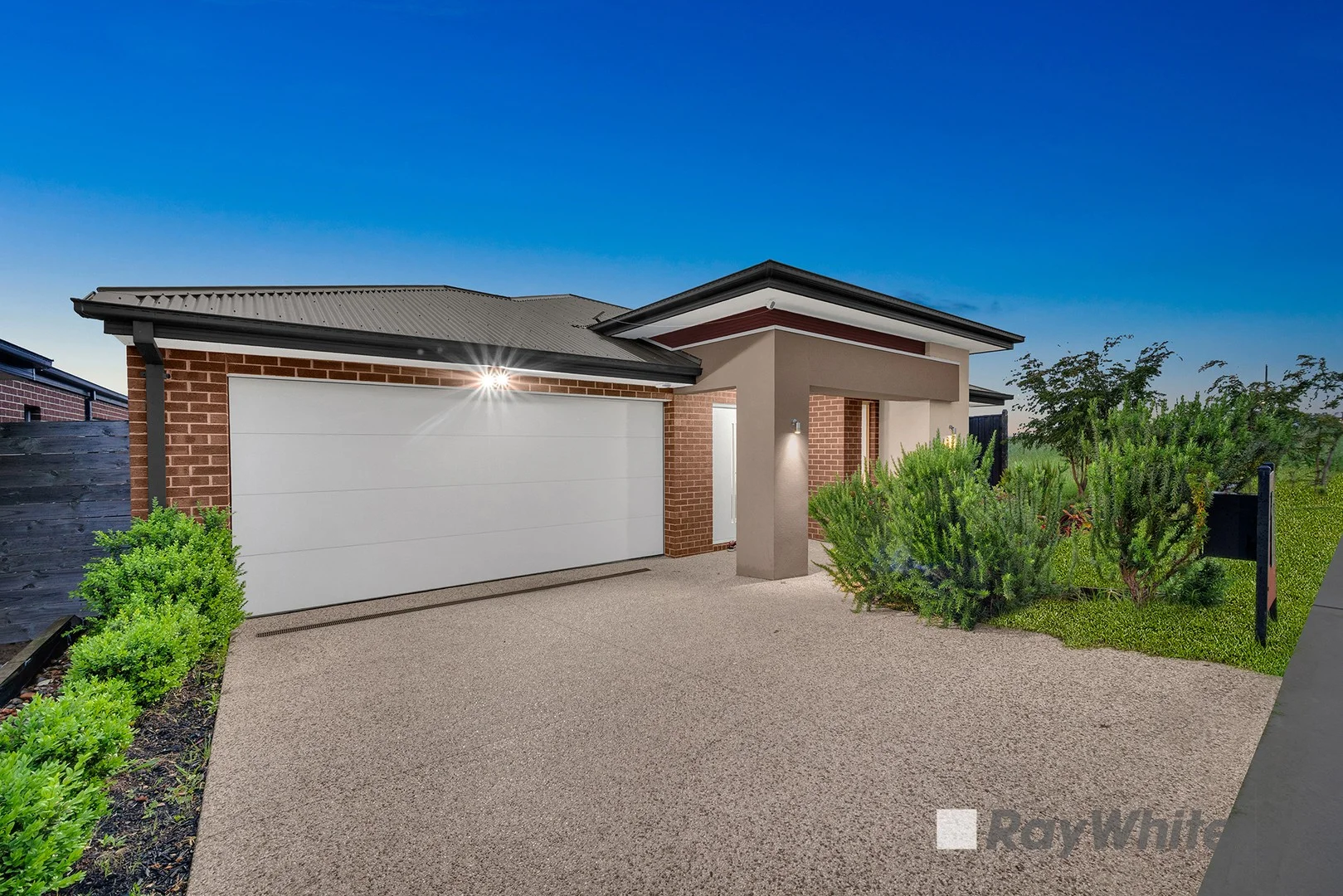 91 Yeungroon Boulevard, Clyde North VIC 3978