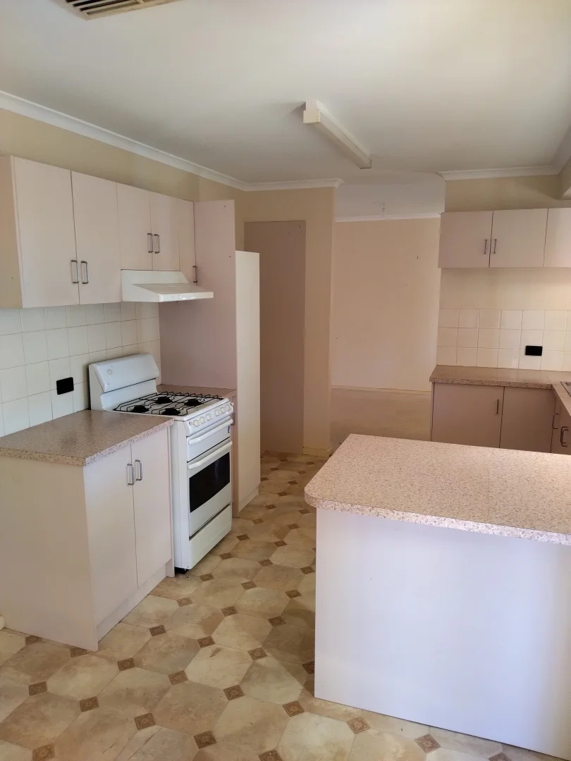 Additional image 5 of 4 Clayton Court, Roxby Downs SA 5725