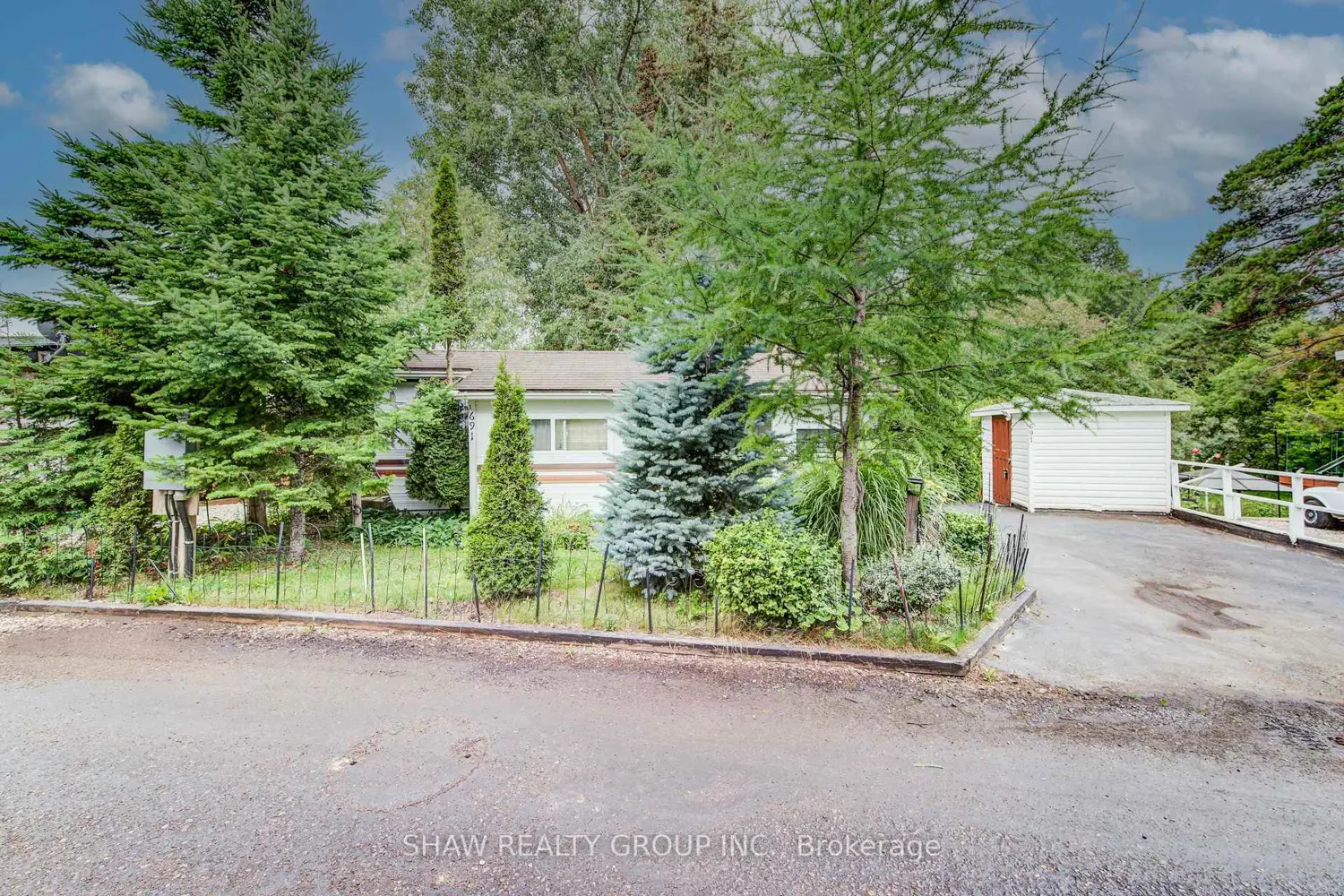 Additional image 2 of 691 Oak Crescent