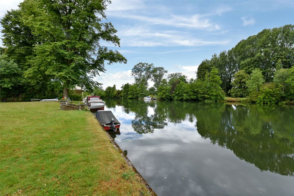 Additional image 11 of 3 bed semi-detached house to rentQuarry Wood, Marlow, Buckinghamshire SL7