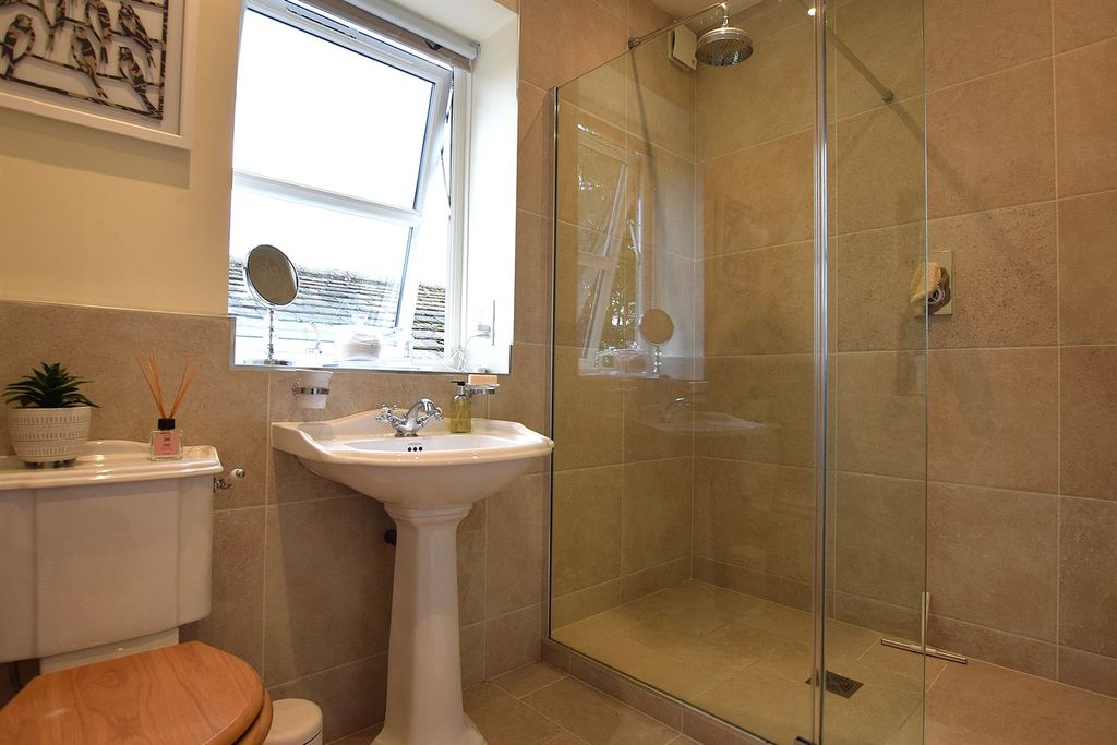 Additional image 15 of 3 bed detached house to rentAndertons Lane, Henbury, Macclesfield SK10