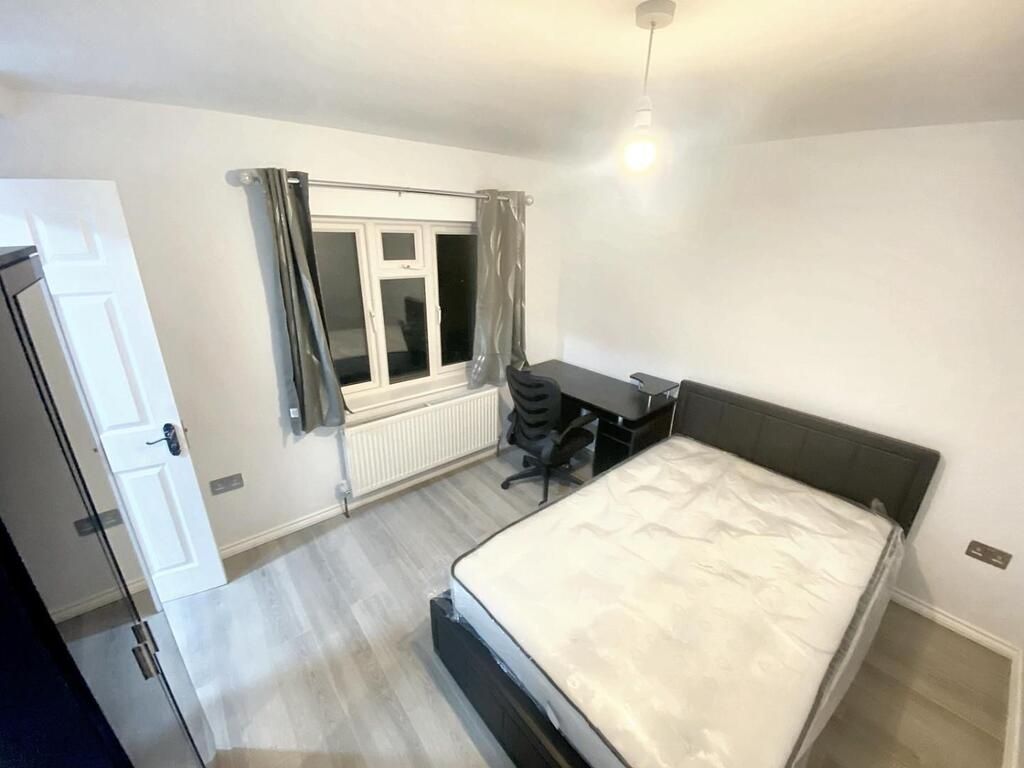 Additional image 4 of 6 bed semi-detached house to rentHogarth Walk 37, Bristol BS7
