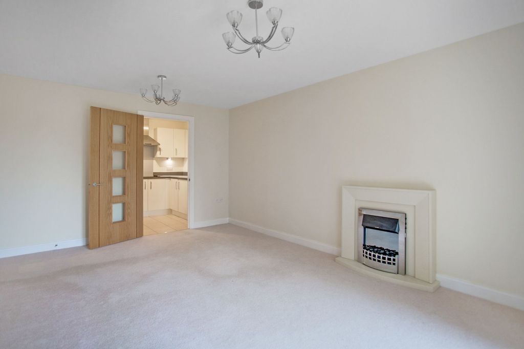 Additional image 6 of 2 bed flat to rentKeeper Close, Taunton TA1