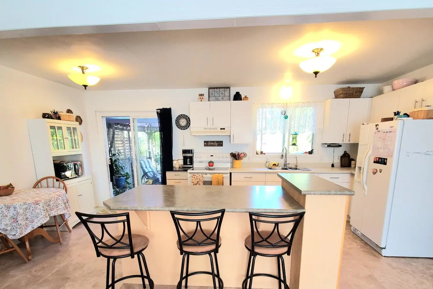 Additional image 3 of 5 Rosemarie Boulevard