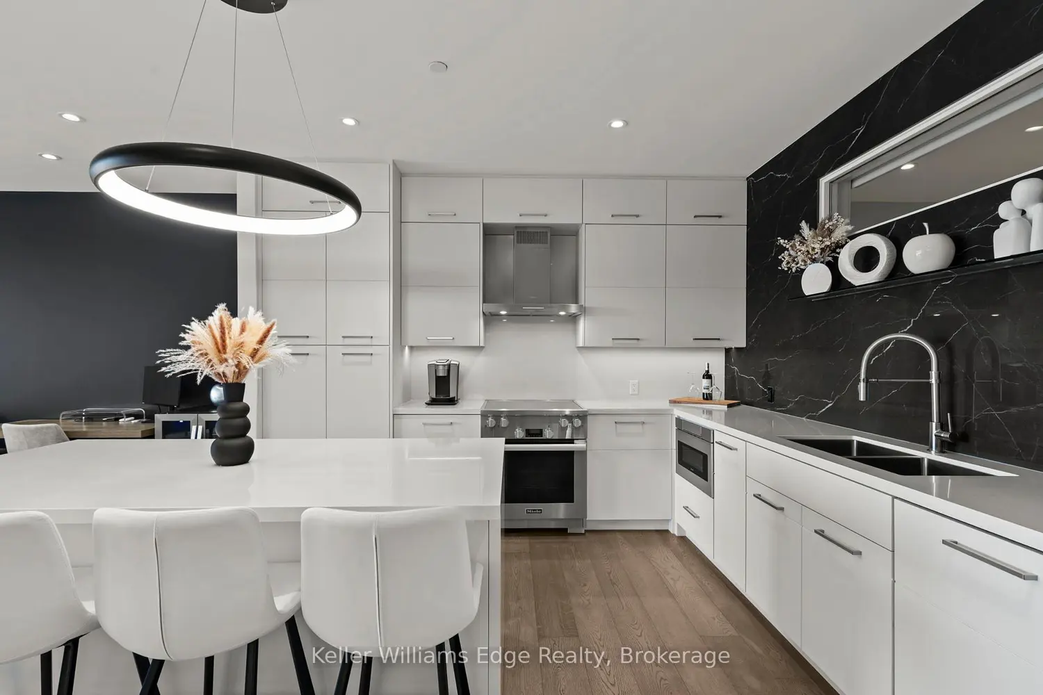 Additional image 2 of 727 Grandview Drive 209