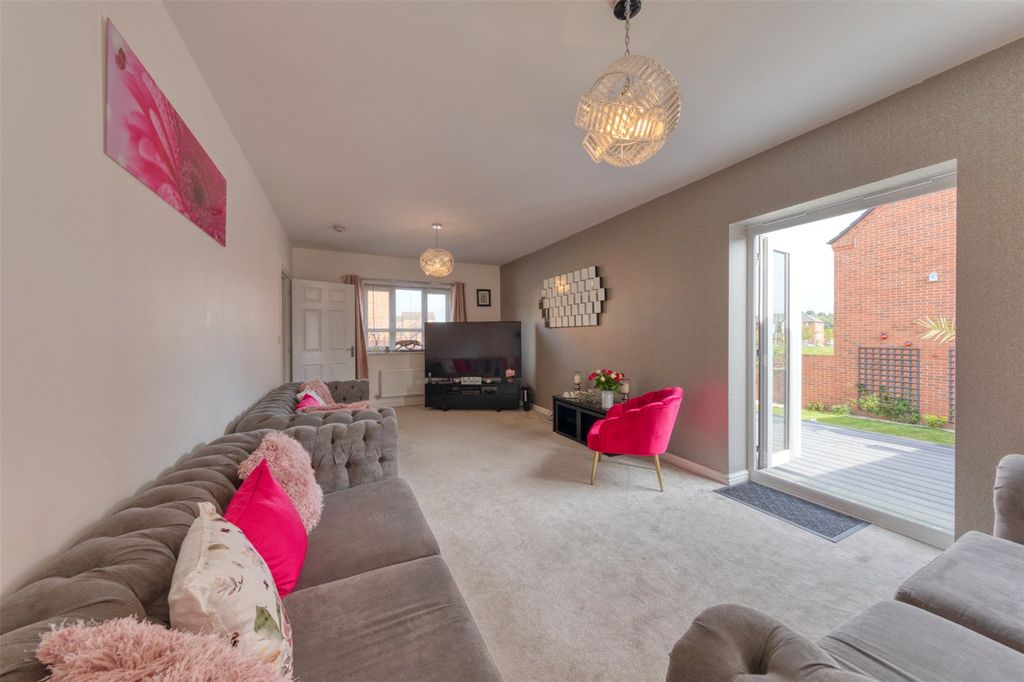 Additional image 6 of 5 bed detached house to rentMonastery Close, Lawley Village, Telford, Shropshire TF4