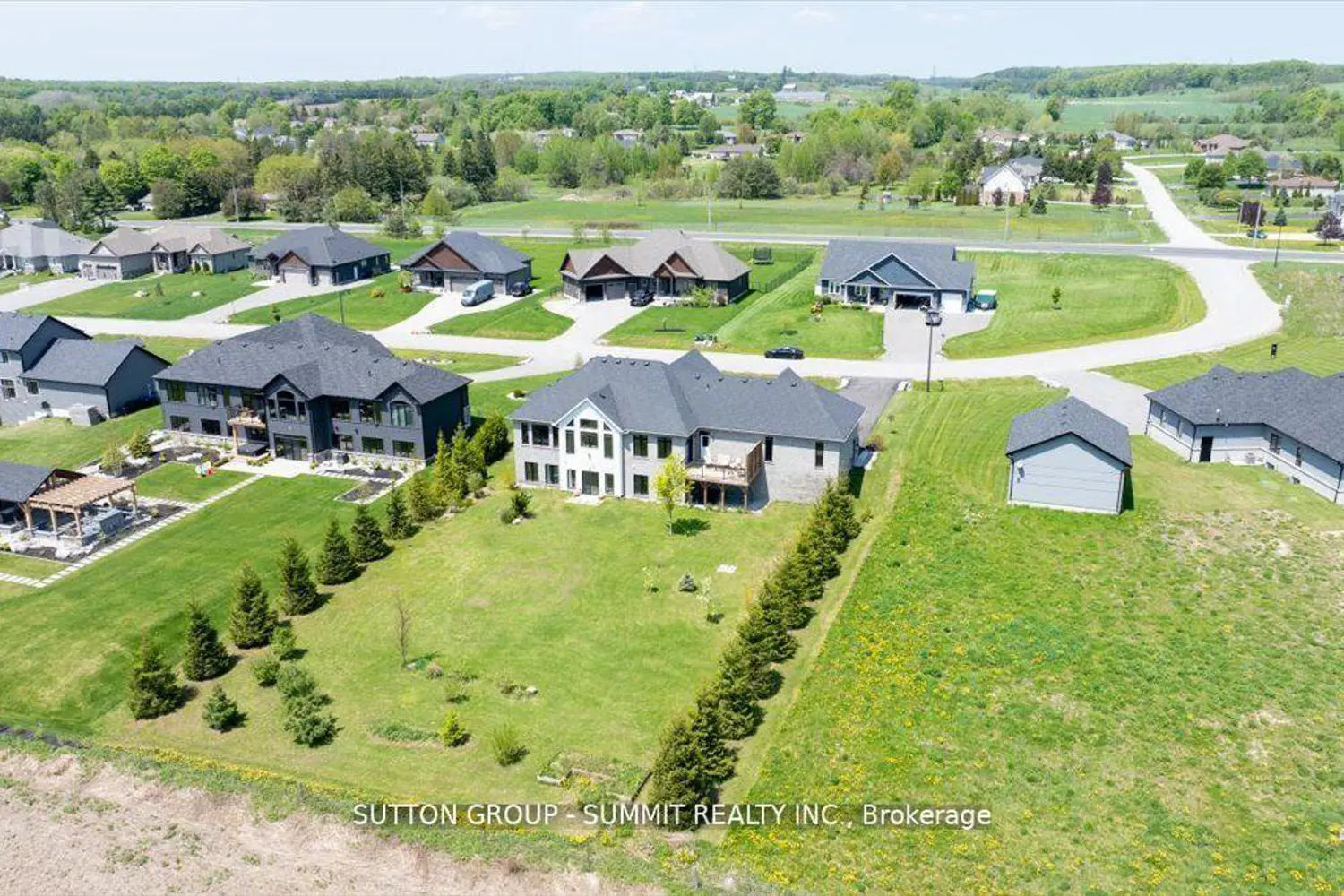 Additional image 19 of 3 Best Court