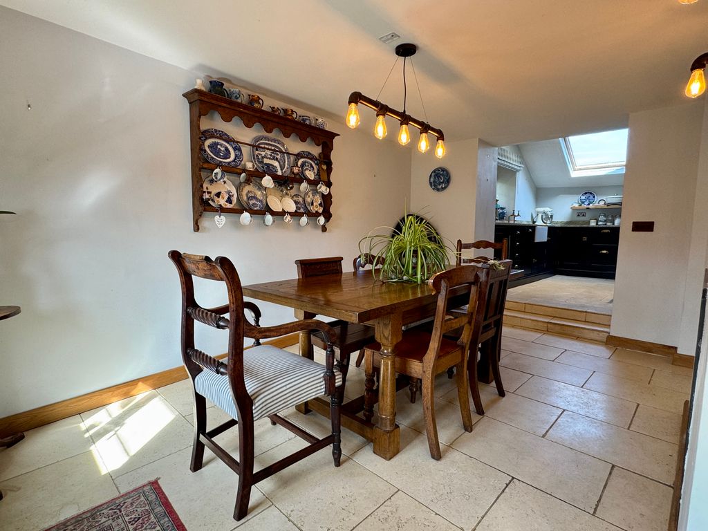 Additional image 3 of 4 bed property to rentLlanegwad, Carmarthen SA32