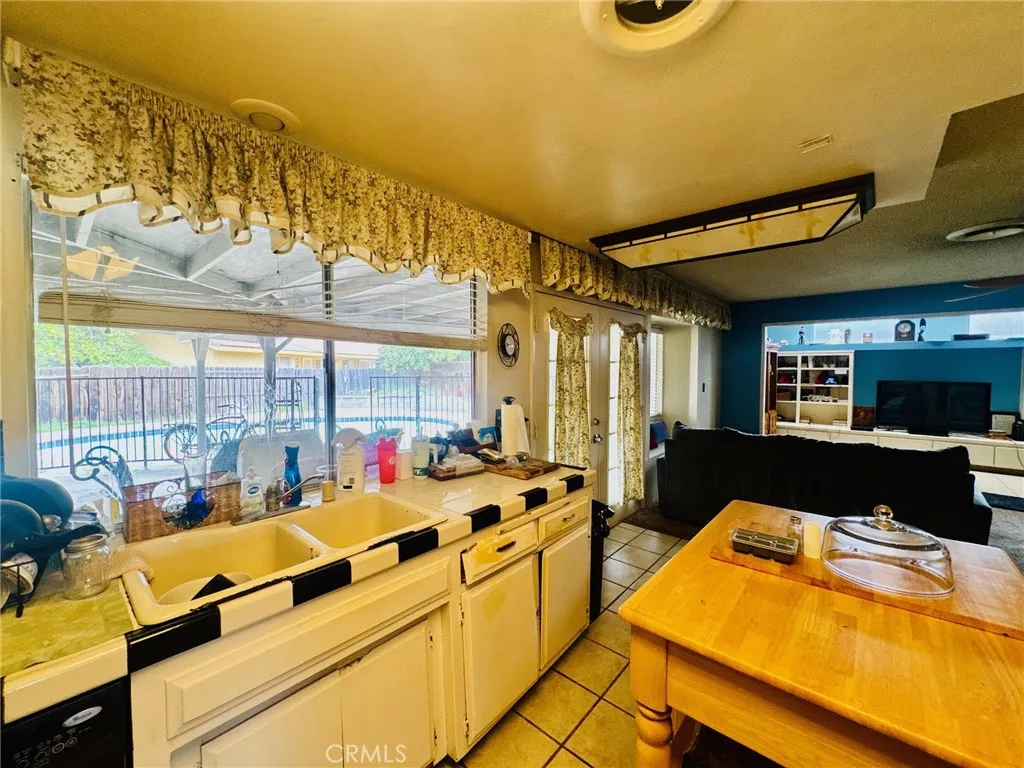 Additional image 16 of 4300 Garnsey Ln, Bakersfield, CA 93309