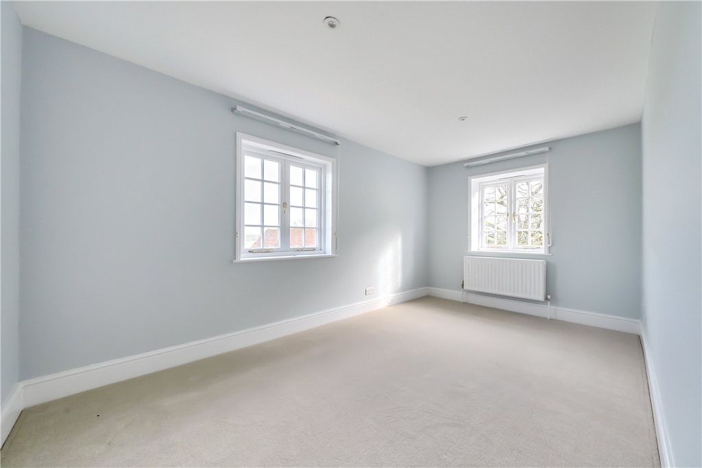 Additional image 17 of 4 bed detached house to rentThe Slade, Bucklebury, Berkshire RG7