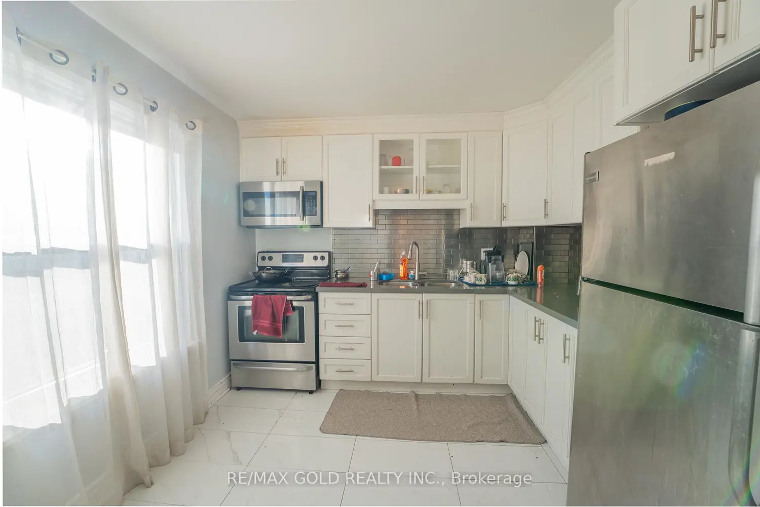 Additional image 4 of 900 Central Park Drive 107