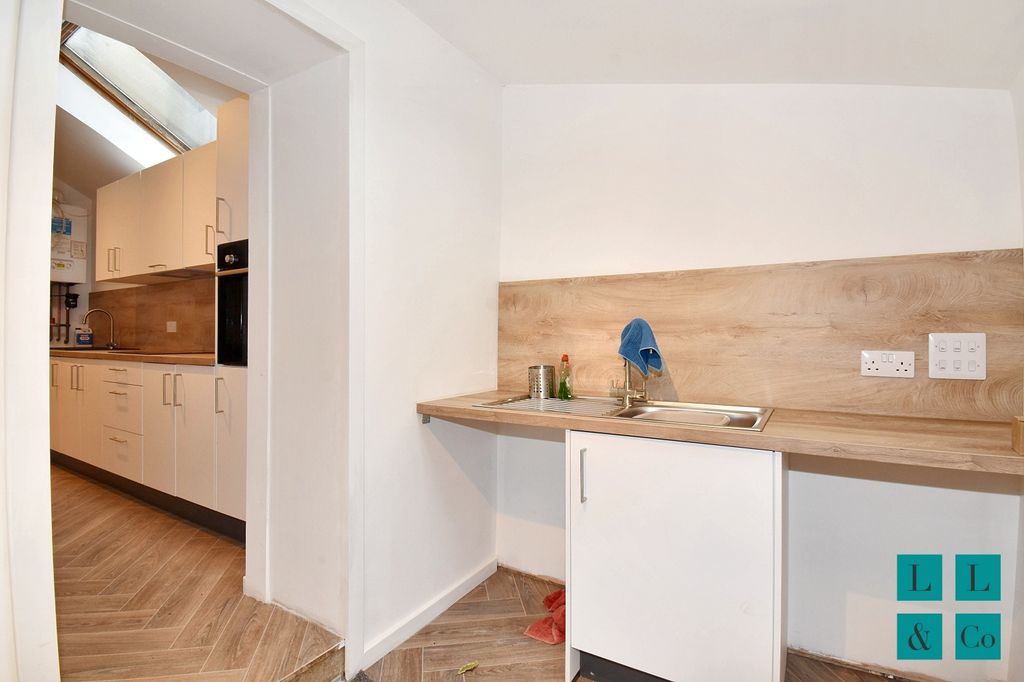 Additional image 8 of 3 bed flat to rentBroad Street, Penryn TR10