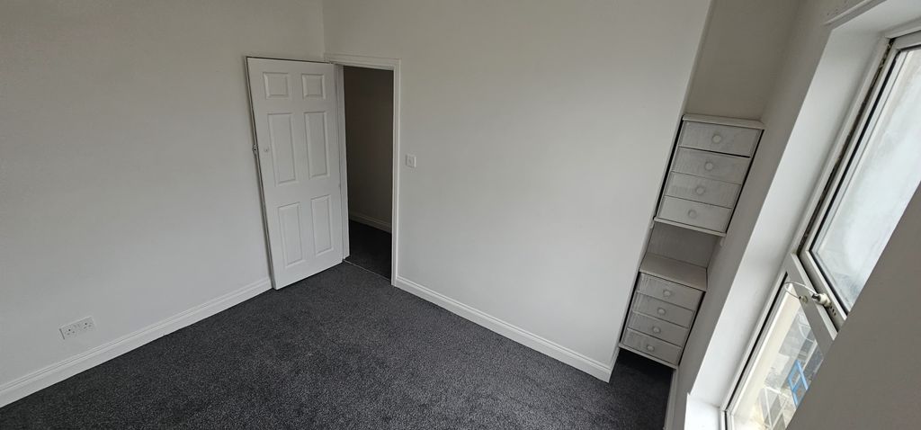 Additional image 3 of 6 bed semi-detached house to rentUnion Street, Luton LU1