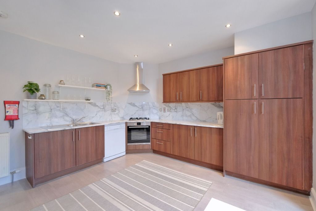 Additional image 5 of 5 bed detached house to rentHolburn Street, City Centre, Aberdeen AB10