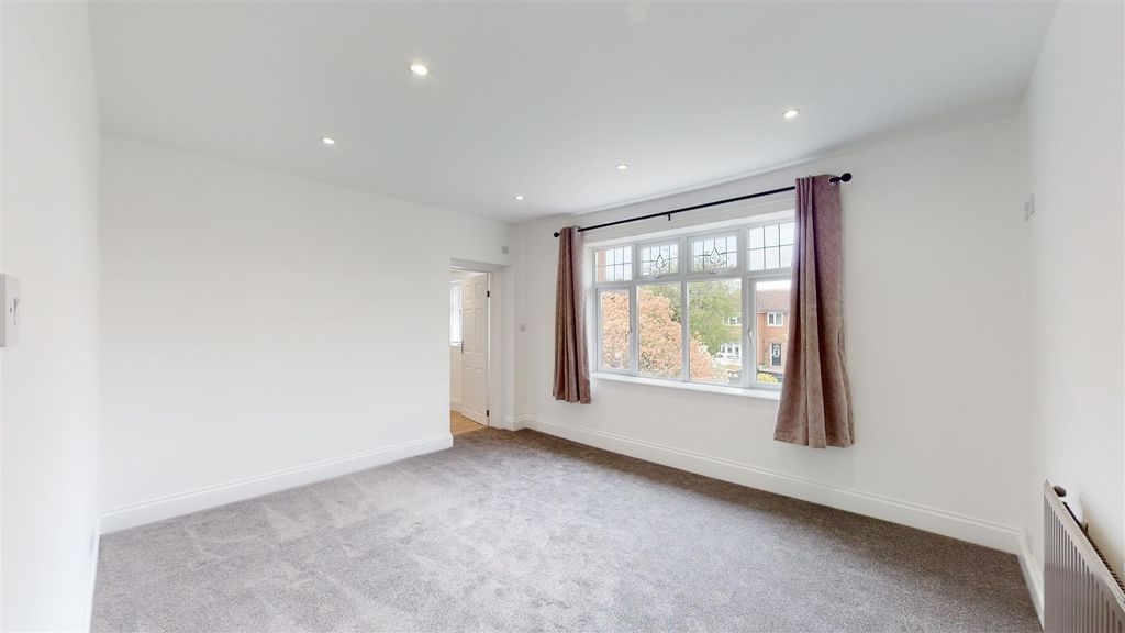 Additional image 14 of 5 bed detached house to rentGloucester Avenue, Melton Mowbray LE13