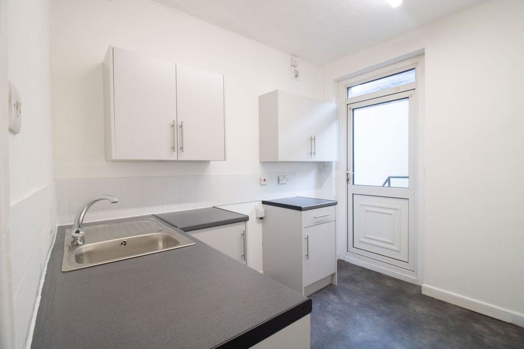 Additional image 2 of 2 bed flat to rentFff 19 Bridge Street, Abercarn NP11