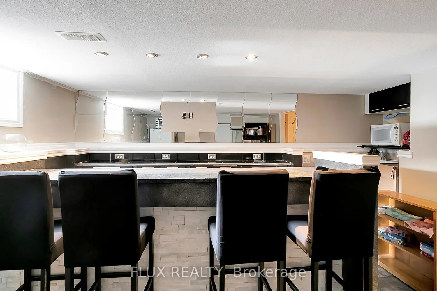 Additional image 16 of 1392 Doon Village Road