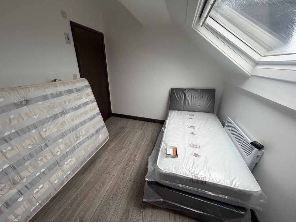 Additional image 4 of 4 bed flat to rentAbbeydale Road, Sheffield S7