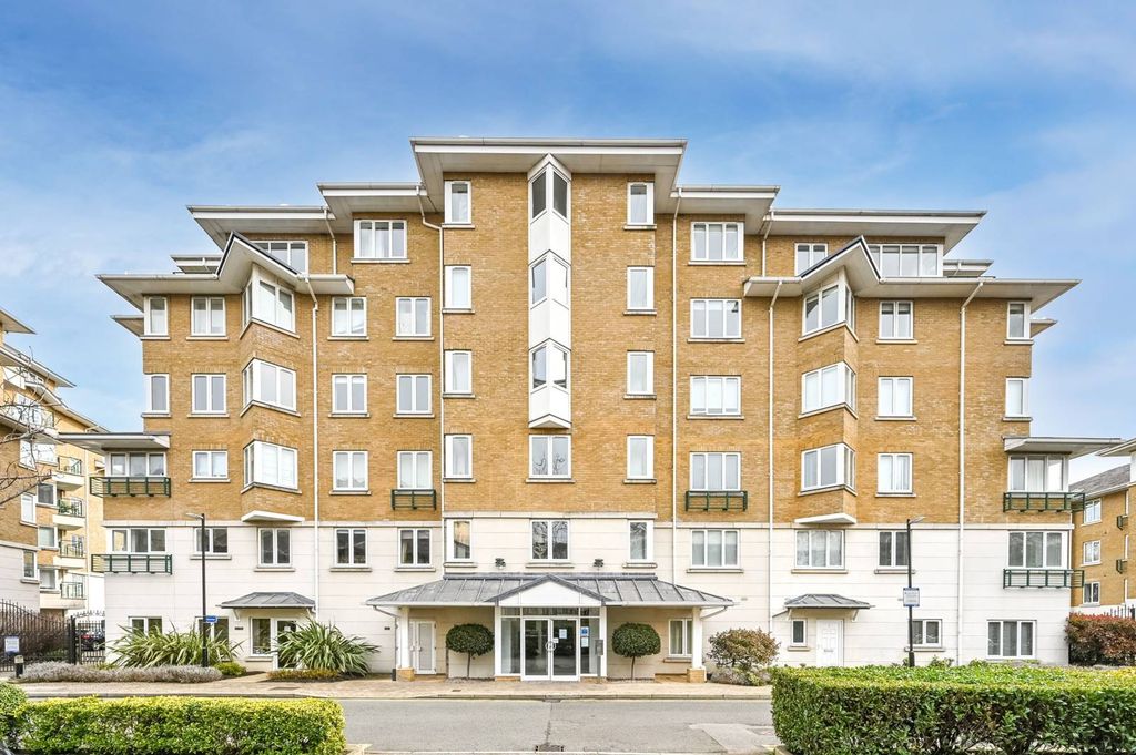 Additional image 2 of 3 bed flat to rentStrand Drive, Kew, Richmond TW9