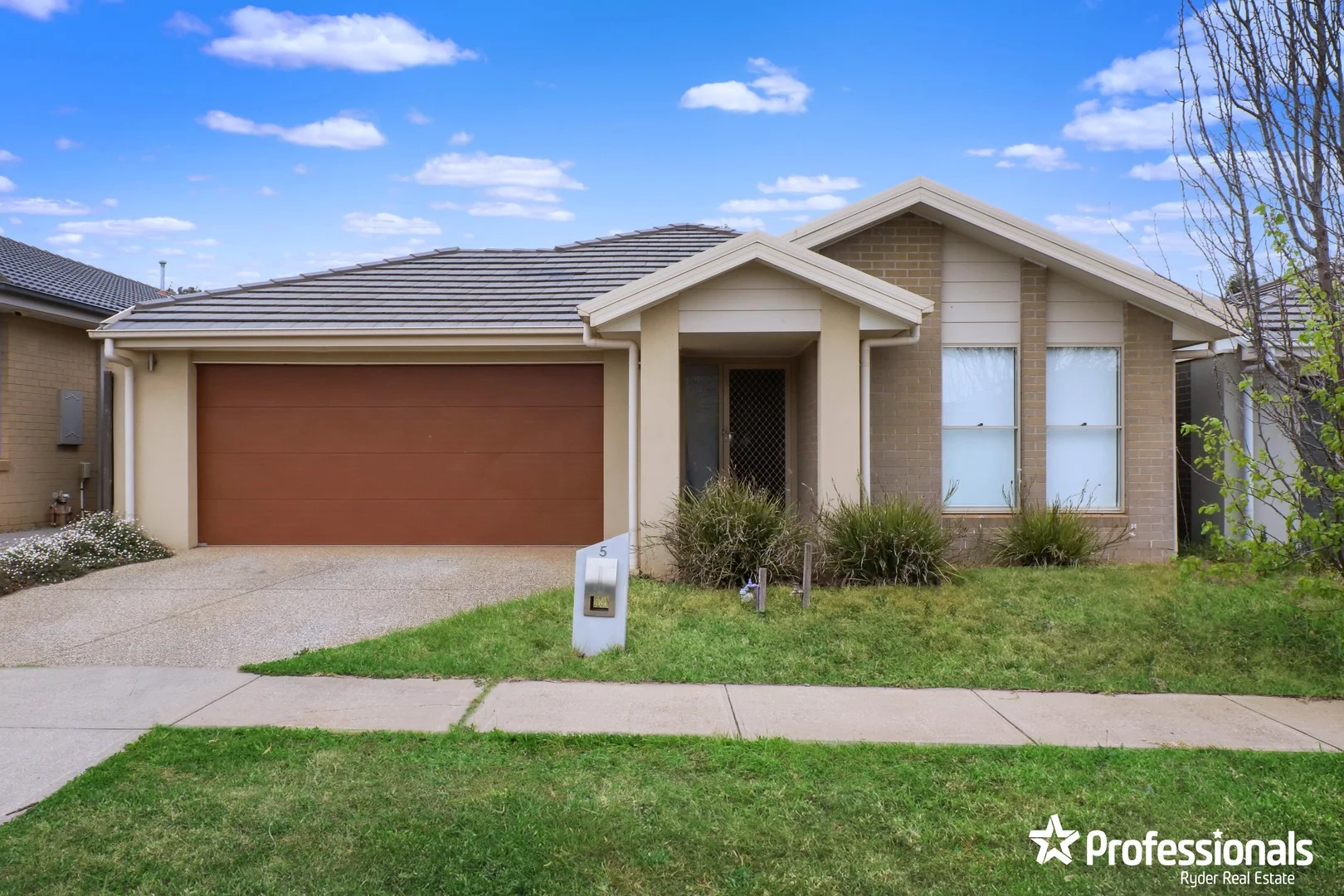 5 Amber Way, Cobblebank VIC 3338
