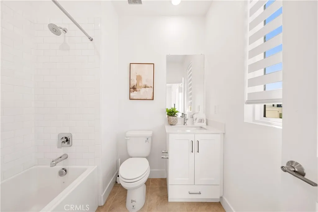 Additional image 51 of 102 Yugen, Irvine, CA 92618