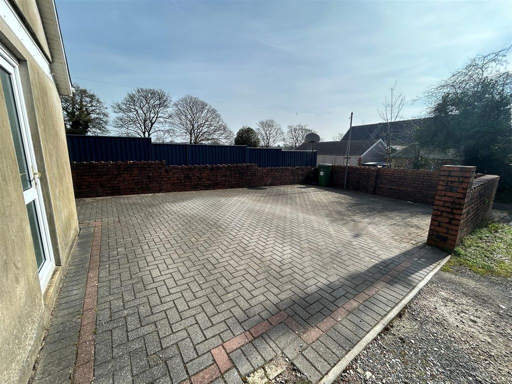 Additional image 26 of 4 bed end terrace house to rentGolf Road, New Inn, Pontypool NP4