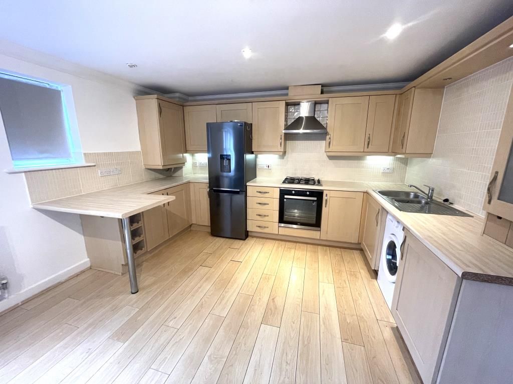 Additional image 2 of 2 bed flat to rentNewbury, Berkshire RG14