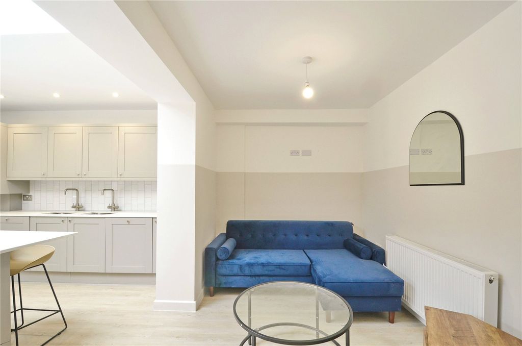 Additional image 5 of 6 bed semi-detached house to rentFilton Avenue, Horfield, Bristol, Bristol BS7