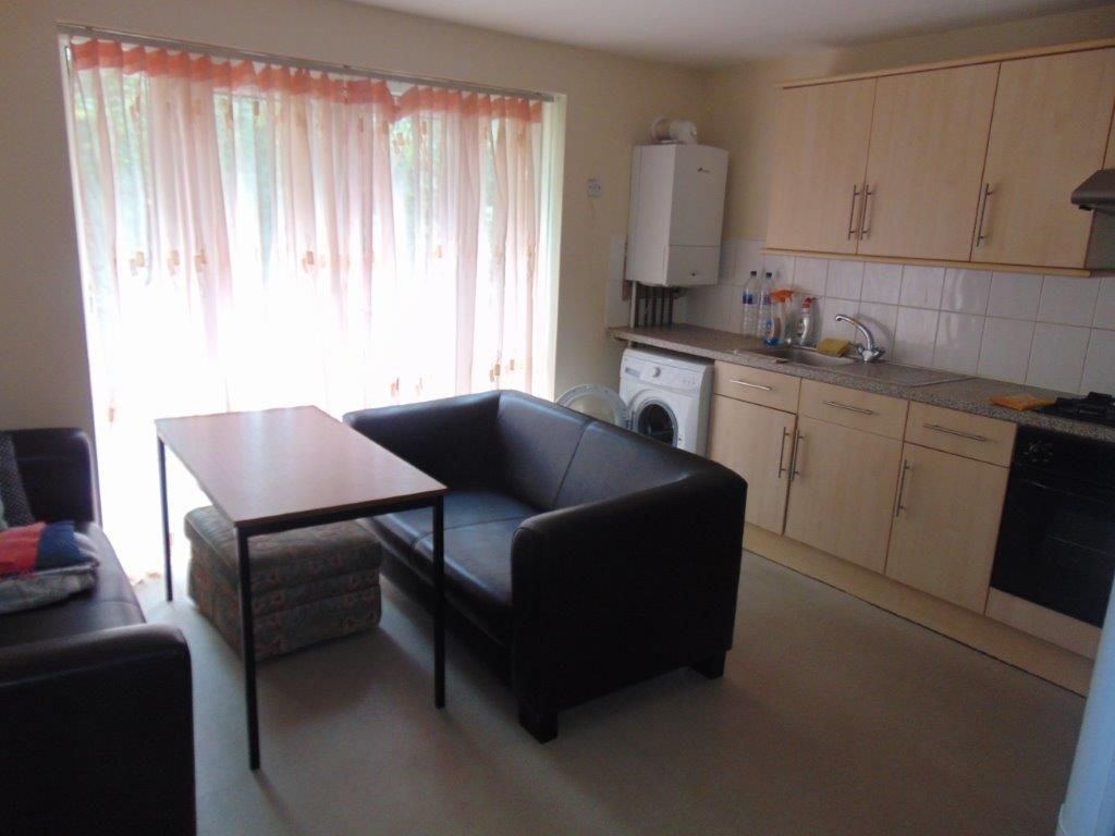 4 bed flat to rentBurgess Road, Southampton SO16