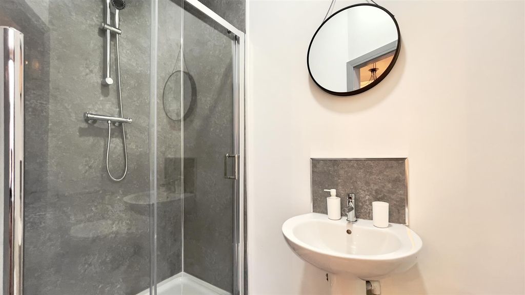 Additional image 4 of 6 bed terraced house to rentHanover Street, Newcastle ST5