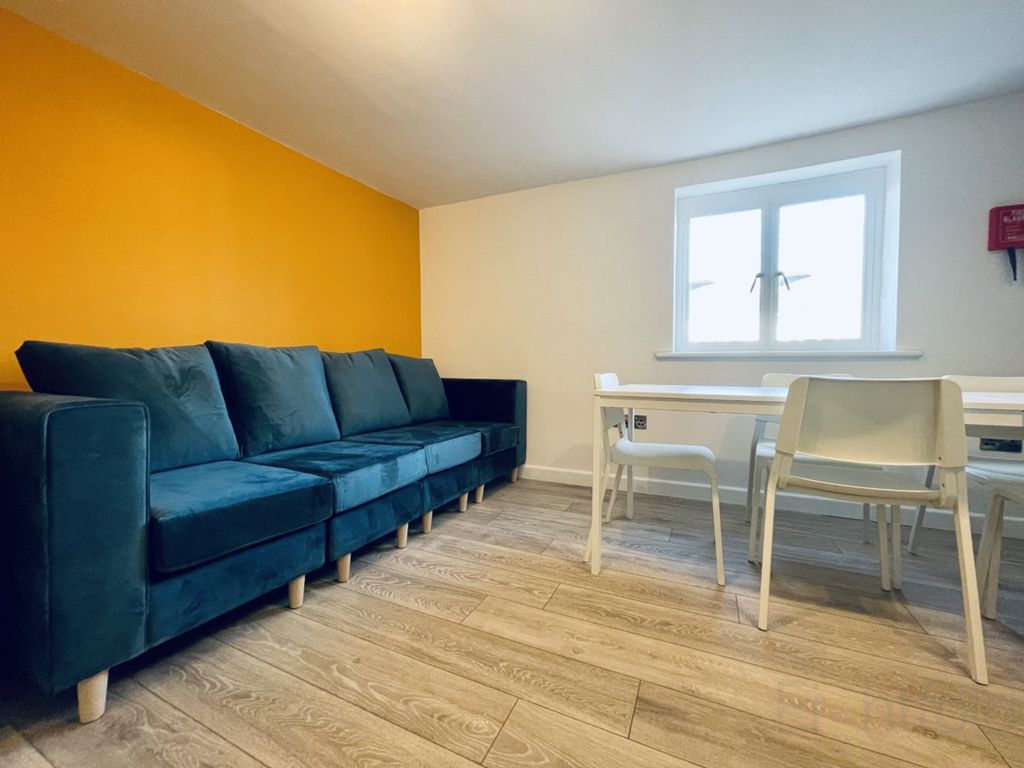 Additional image 19 of 5 bed maisonette to rentBrighton Road, Worthing BN11