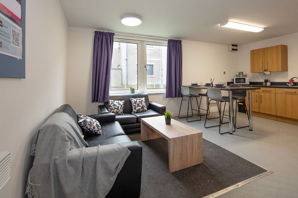 Additional image 2 of 7 bed flat to rentSt Peter Street, Aberdeen AB24