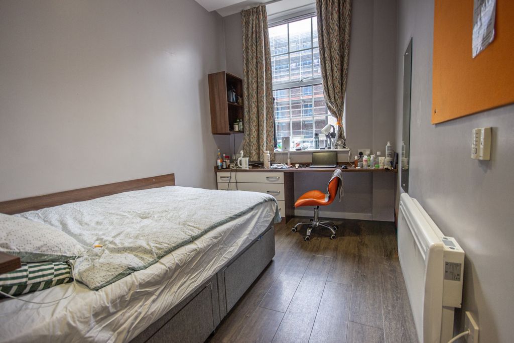 6 bed flat to rentFlat 1 Albion House, St. James Street, Newcastle Upon Tyne NE1 photo 5