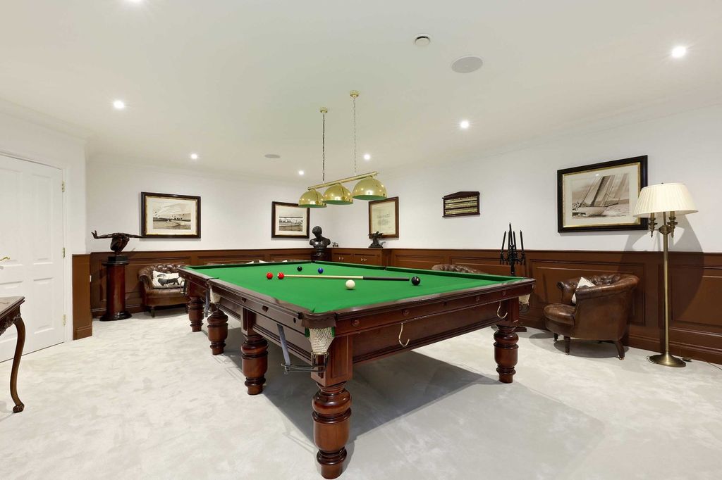 Additional image 13 of 8 bed detached house to rentDukes Kiln Drive, Gerrards Cross, Buckinghamshire SL9