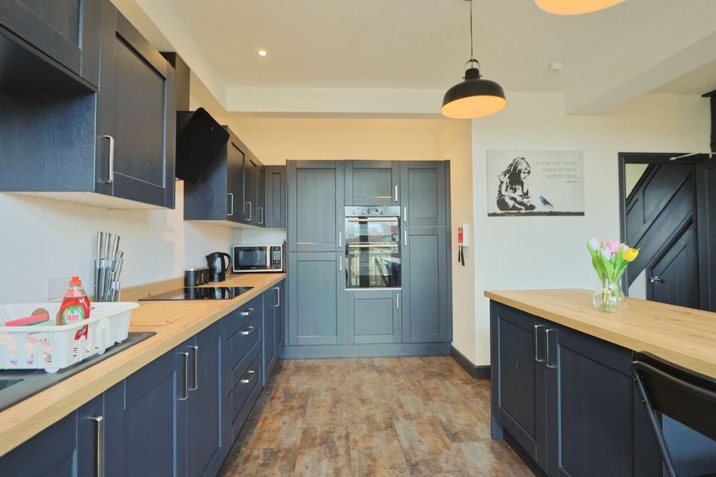 Additional image 25 of 6 bed flat to rentSouthmead Road, Westbury-On-Trym, Bristol BS10