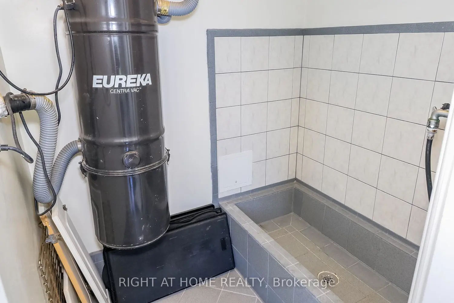 Additional image 17 of 290 Tollendal Mill Road