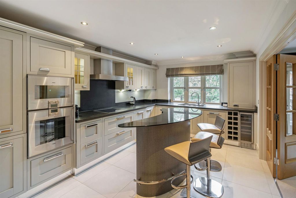 Additional image 7 of 2 bed flat to rentBrockenhurst Road, Ascot SL5