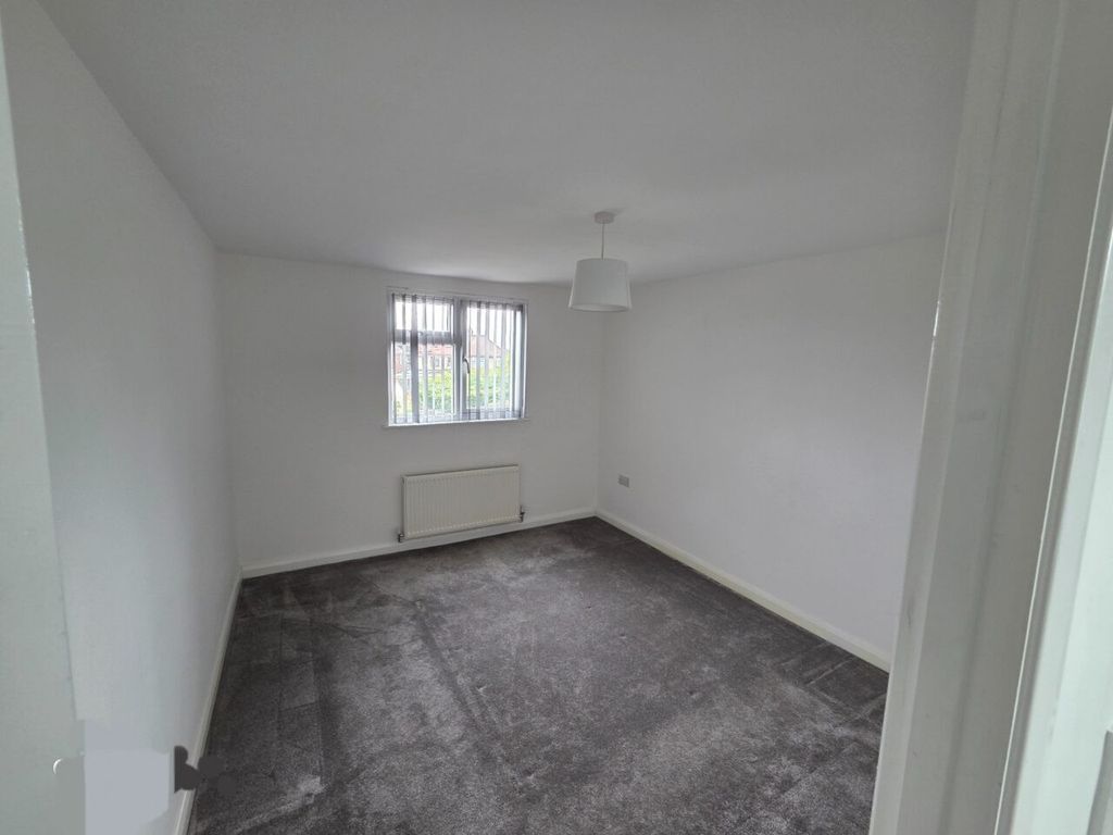Additional image 12 of 4 bed detached house to rentFieldgate Road, Luton, Bedfordshire LU4