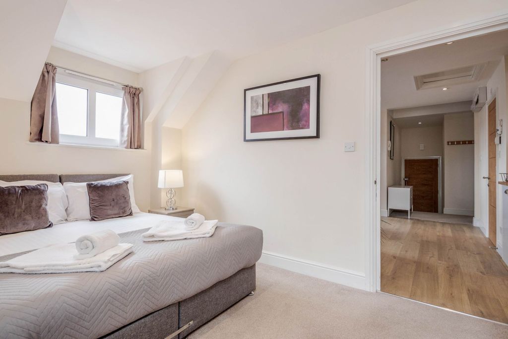 Additional image 8 of 1 bed flat to rentQueen Street, Maidenhead SL6