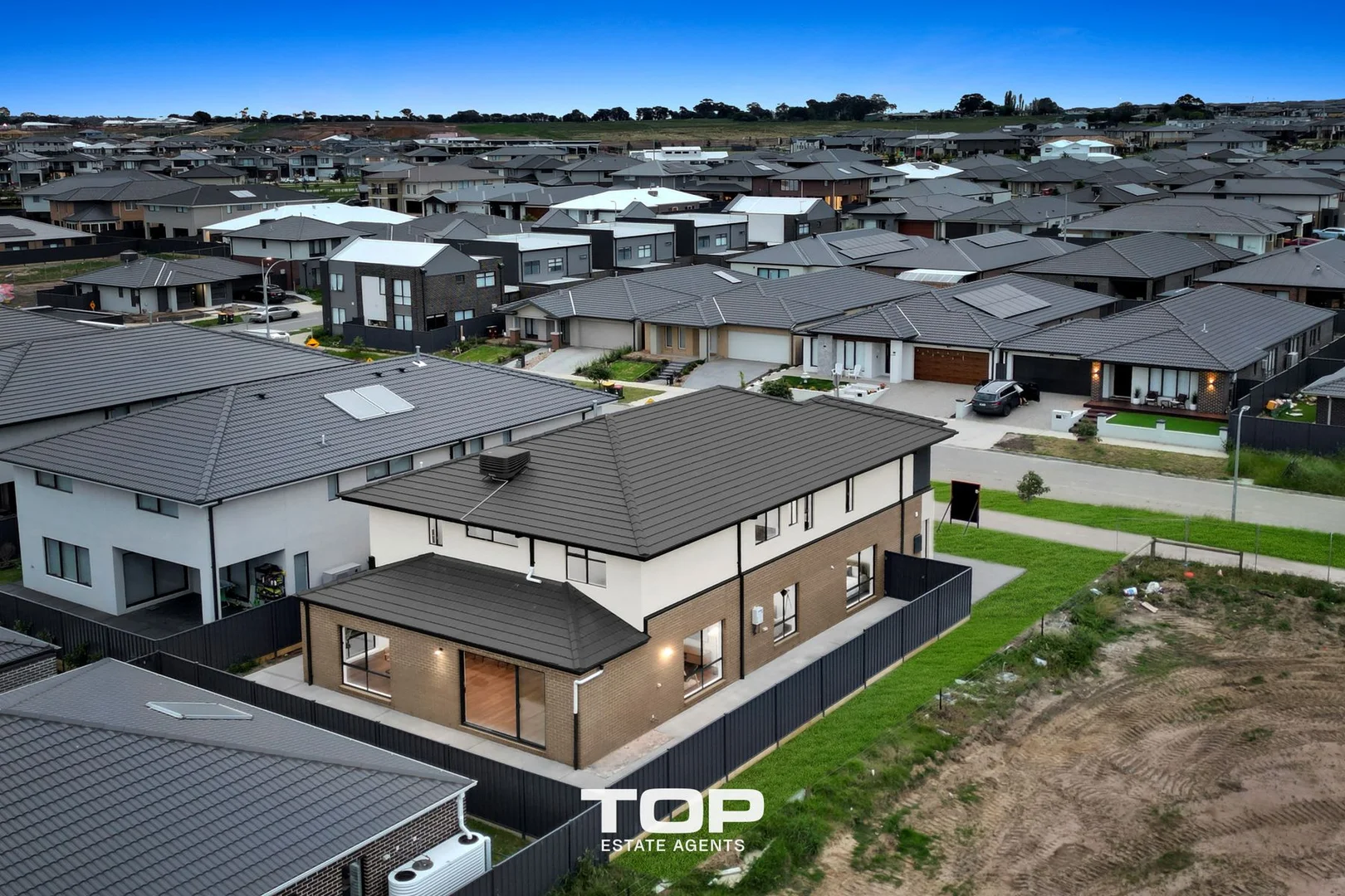 Additional image 43 of 32 Cavern Boulevard, Clyde North VIC 3978