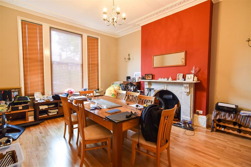 Additional image 5 of 6 bed semi-detached house to rentWarwick Place, Leamington Spa CV32