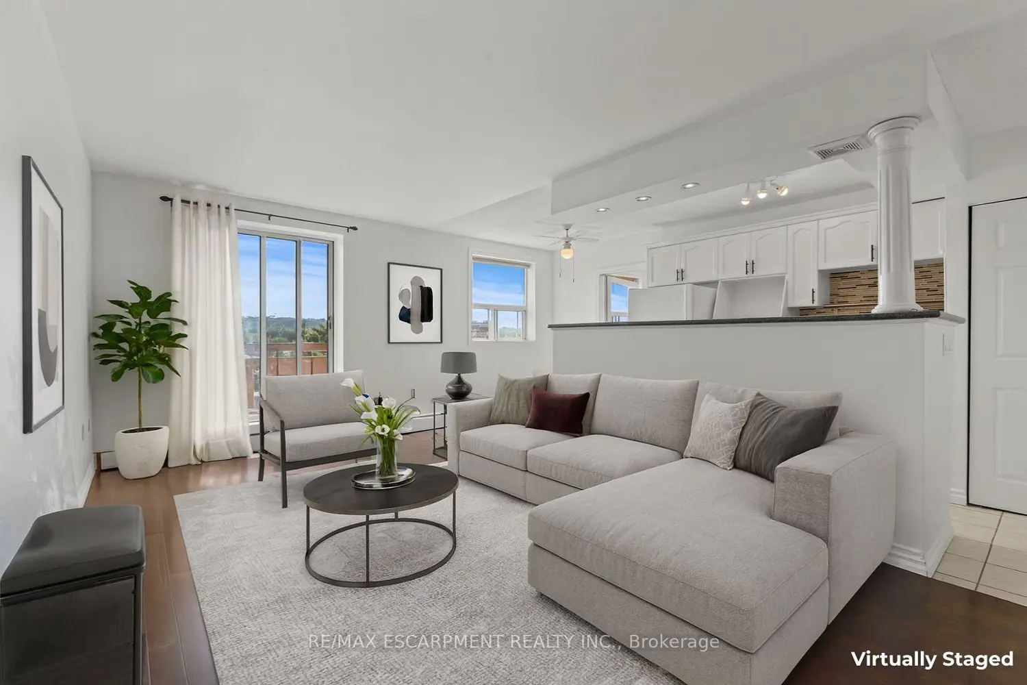 Additional image 9 of 851 Queenston Road 505