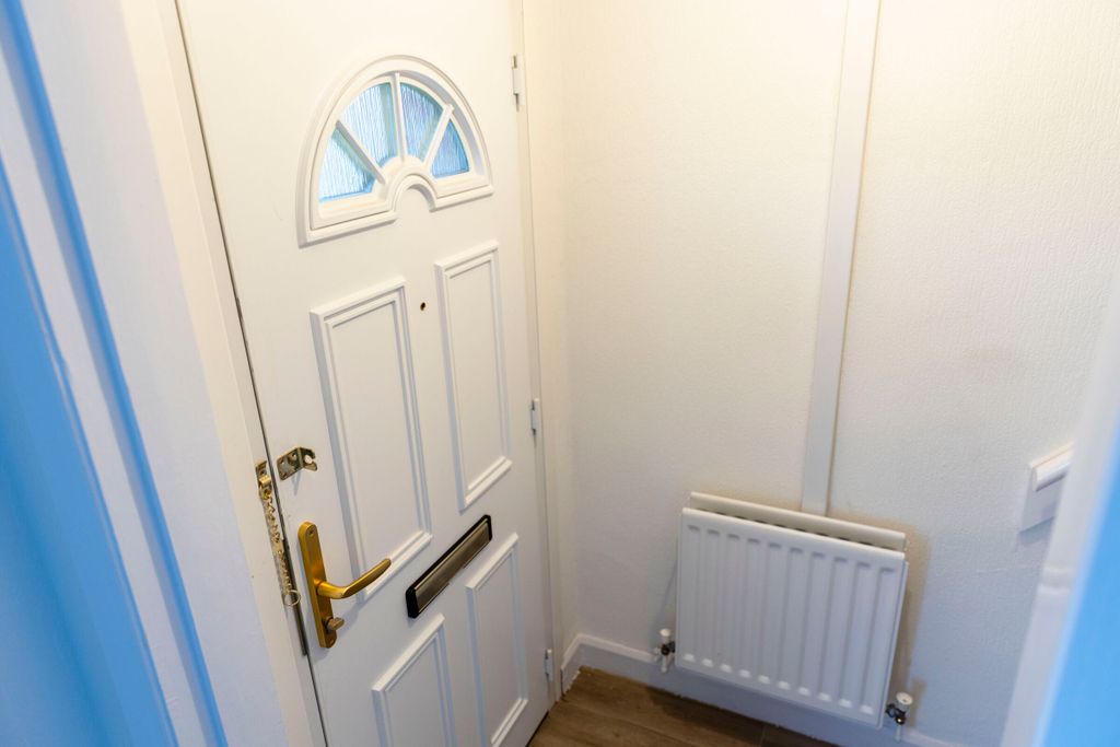 Additional image 5 of 3 bed semi-detached house to rentHarp Lane, Telford TF4