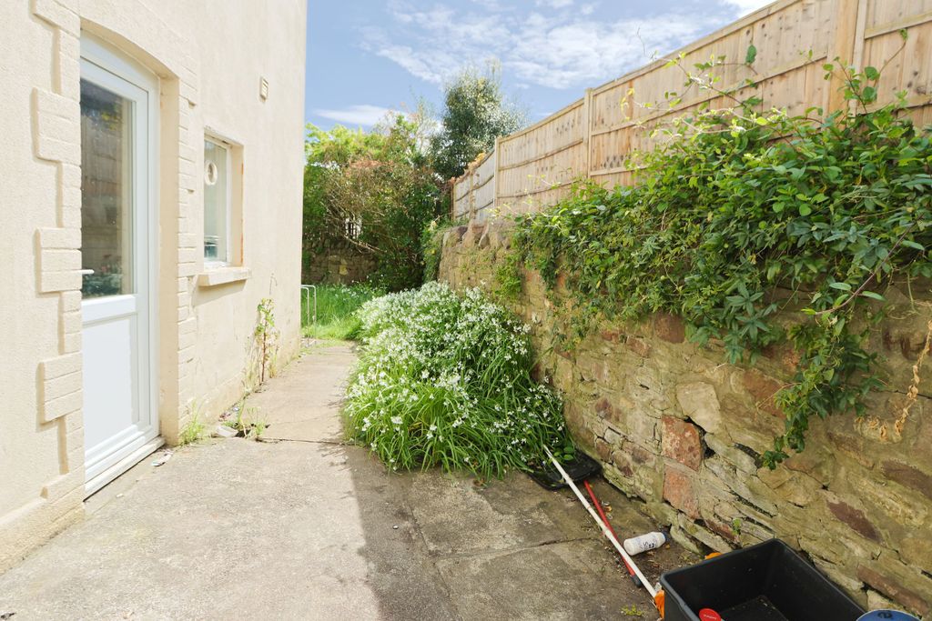 Additional image 21 of 7 bed semi-detached house to rentBalmoral Road, Bristol BS7