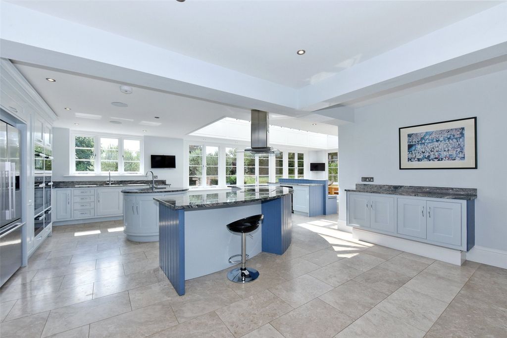 Additional image 3 of 6 bed detached house to rentChurch Road, Cookham, Maidenhead, Berkshire SL6