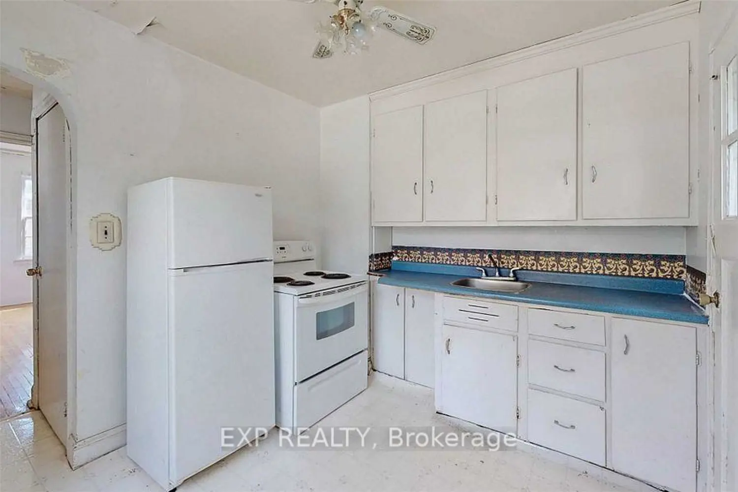 Additional image 7 of 563 Devon Avenue