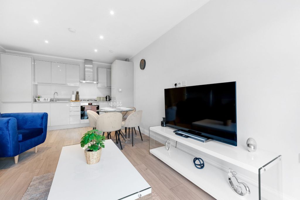 Additional image 7 of 2 bed flat to rentWest Wycombe Road, High Wycombe HP12