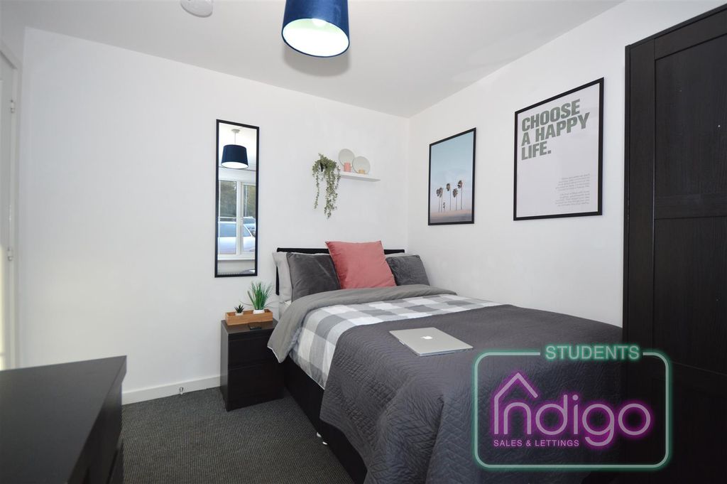 Additional image 6 of 5 bed property to rentChervil Close, Newcastle ST5